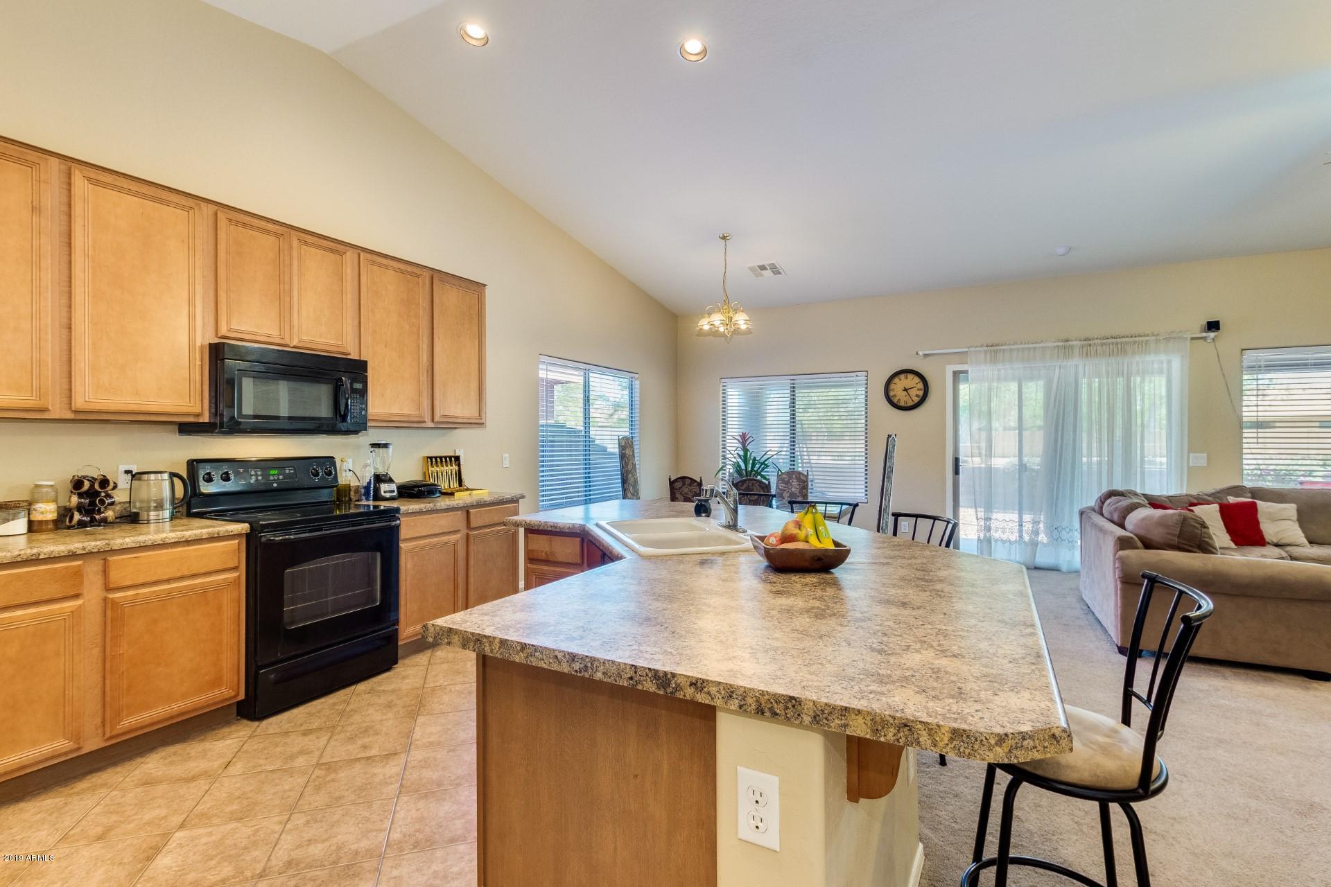 2533 West Darrel Road Phoenix, AZ 85041 - Photo 5 of 20 Darrel (7)