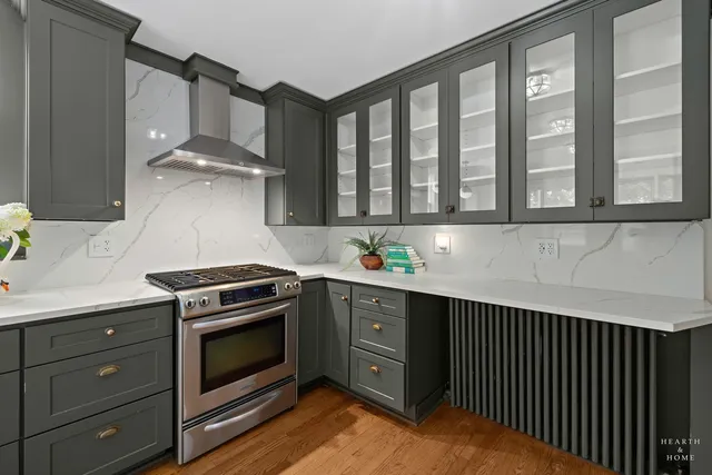 $425,000 | 84 North Walkup Avenue, Crystal Lake, IL 60014