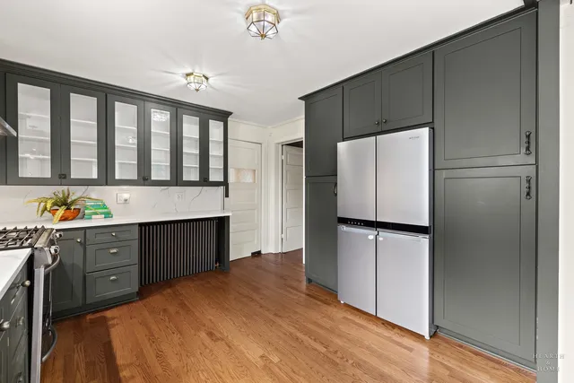 $425,000 | 84 North Walkup Avenue, Crystal Lake, IL 60014