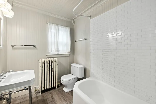 $425,000 | 84 North Walkup Avenue, Crystal Lake, IL 60014