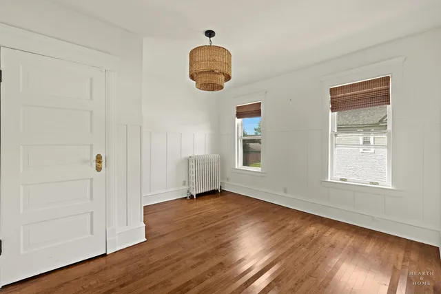 $425,000 | 84 North Walkup Avenue, Crystal Lake, IL 60014