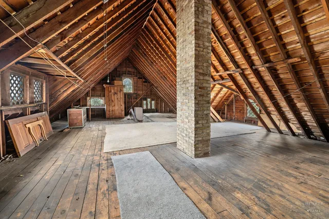 $425,000 | 84 North Walkup Avenue, Crystal Lake, IL 60014