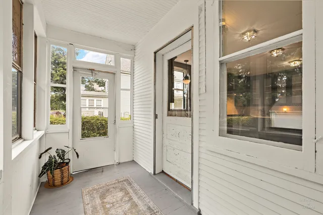 $425,000 | 84 North Walkup Avenue, Crystal Lake, IL 60014