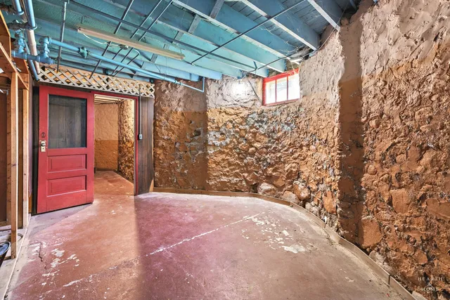 $425,000 | 84 North Walkup Avenue, Crystal Lake, IL 60014