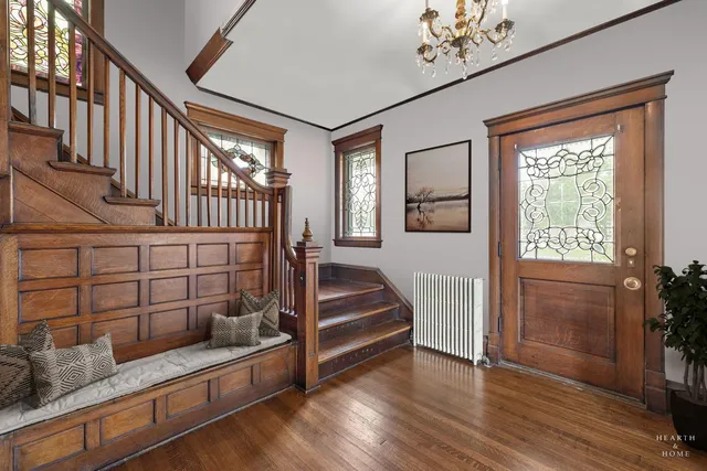 $425,000 | 84 North Walkup Avenue, Crystal Lake, IL 60014