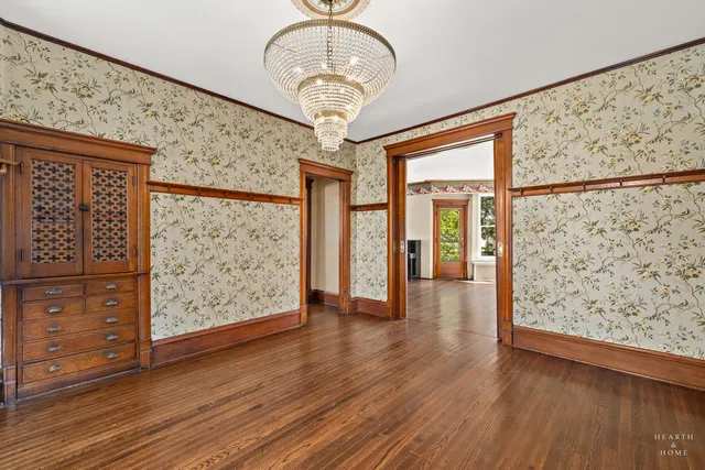 $425,000 | 84 North Walkup Avenue, Crystal Lake, IL 60014