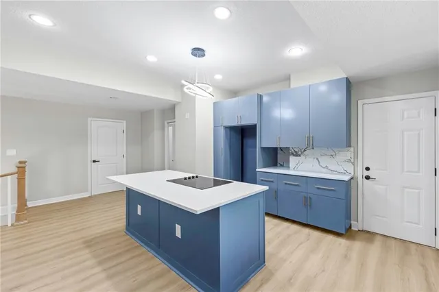 $699,000 | 7019 West 69th Terrace, Overland Park, KS 66204