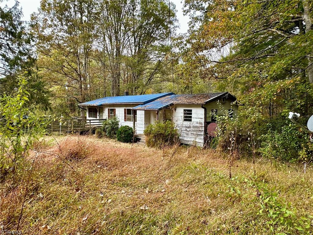 375 Ed Nixon Road Thurmond, NC 28683 - Photo 2 of 31