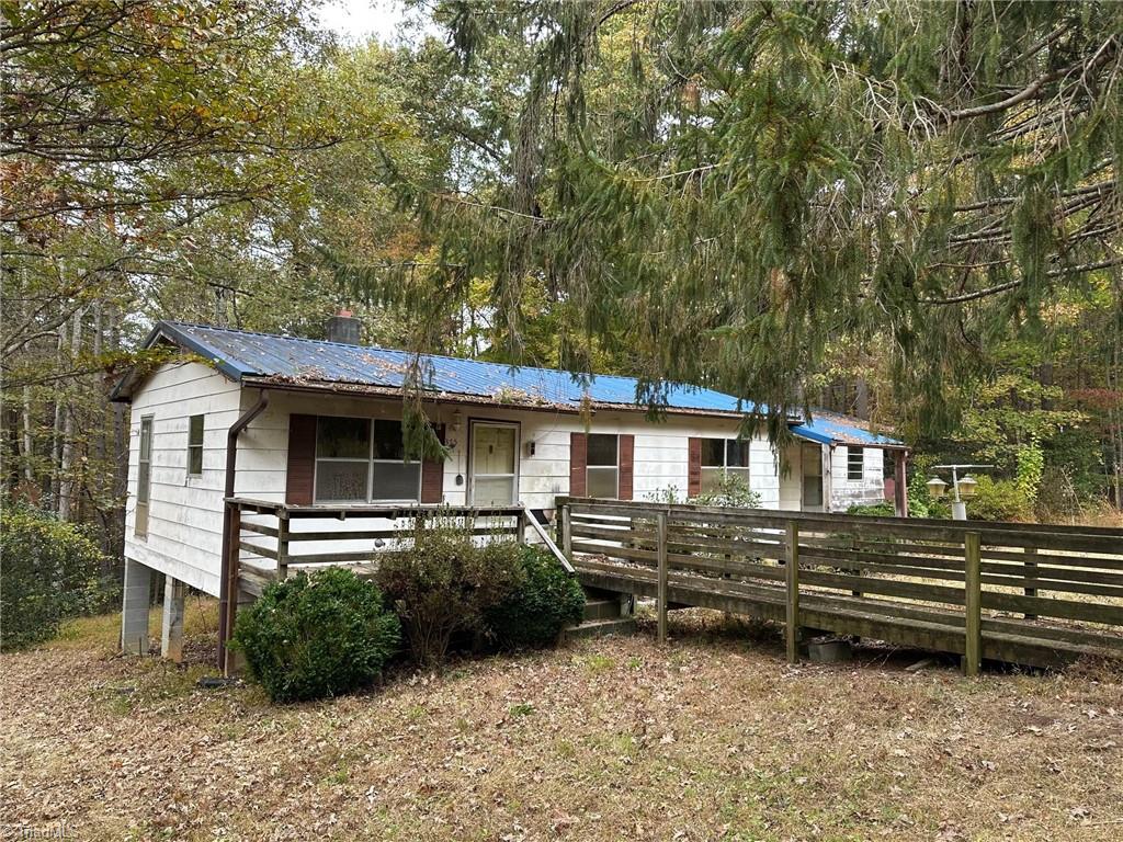 375 Ed Nixon Road Thurmond, NC 28683 - Photo 3 of 31