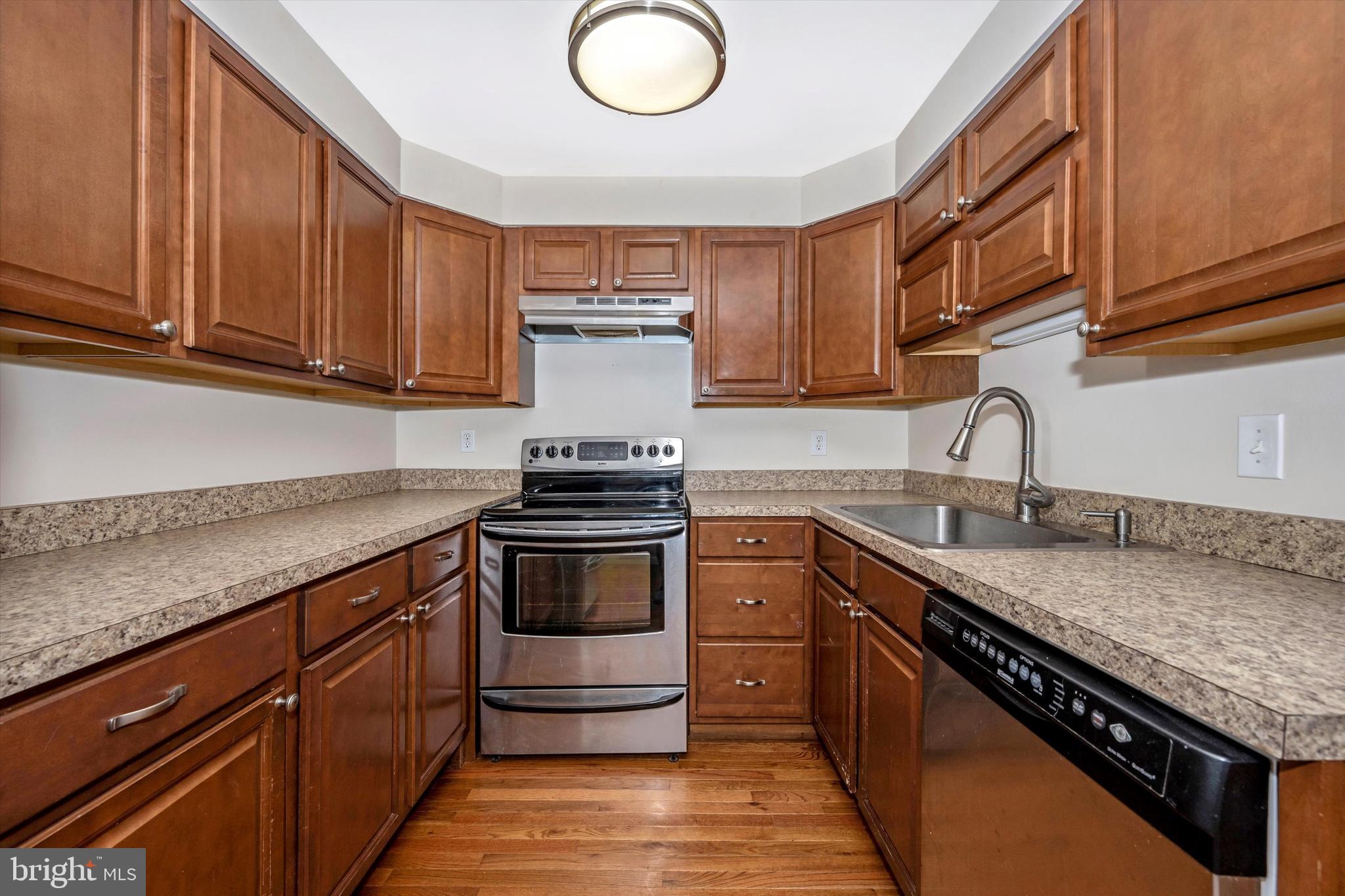 17643 Kohlhoss Road Poolesville, MD 20837 - Photo 8 of 38
