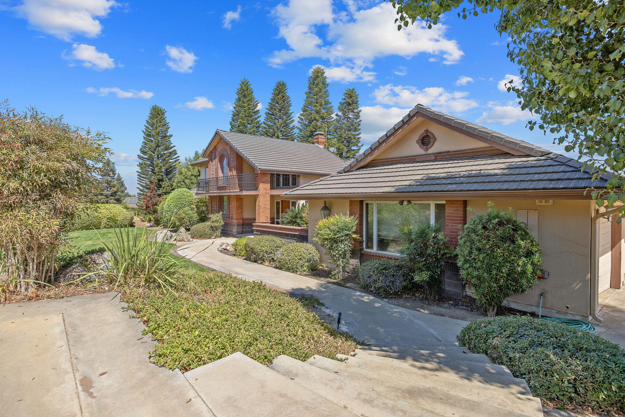 315 Valley View Drive Exeter, CA 93221 - Photo 7 of 98 5-web-or-mls-713A5374