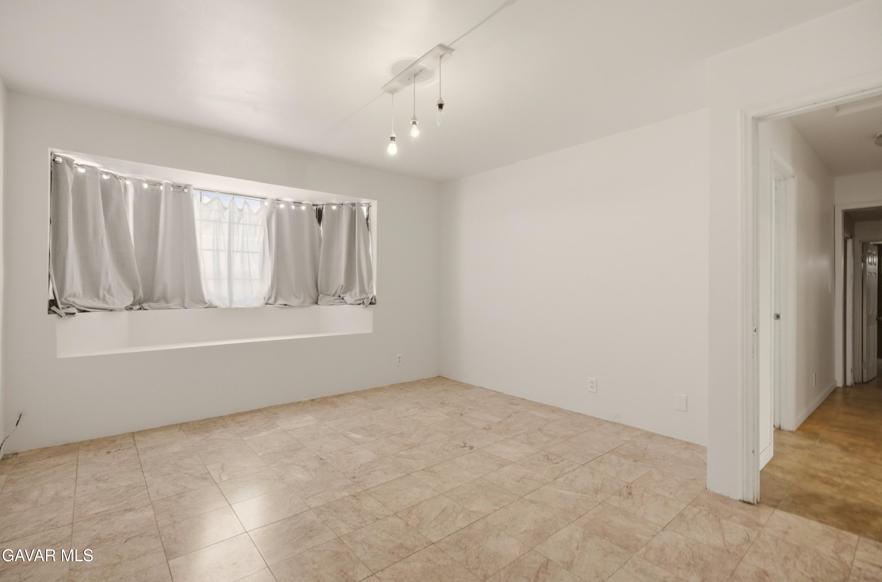 3160 East Ave R8 Palmdale, CA 93550 - Photo 13 of 25 JPP04800_2f8ec82a