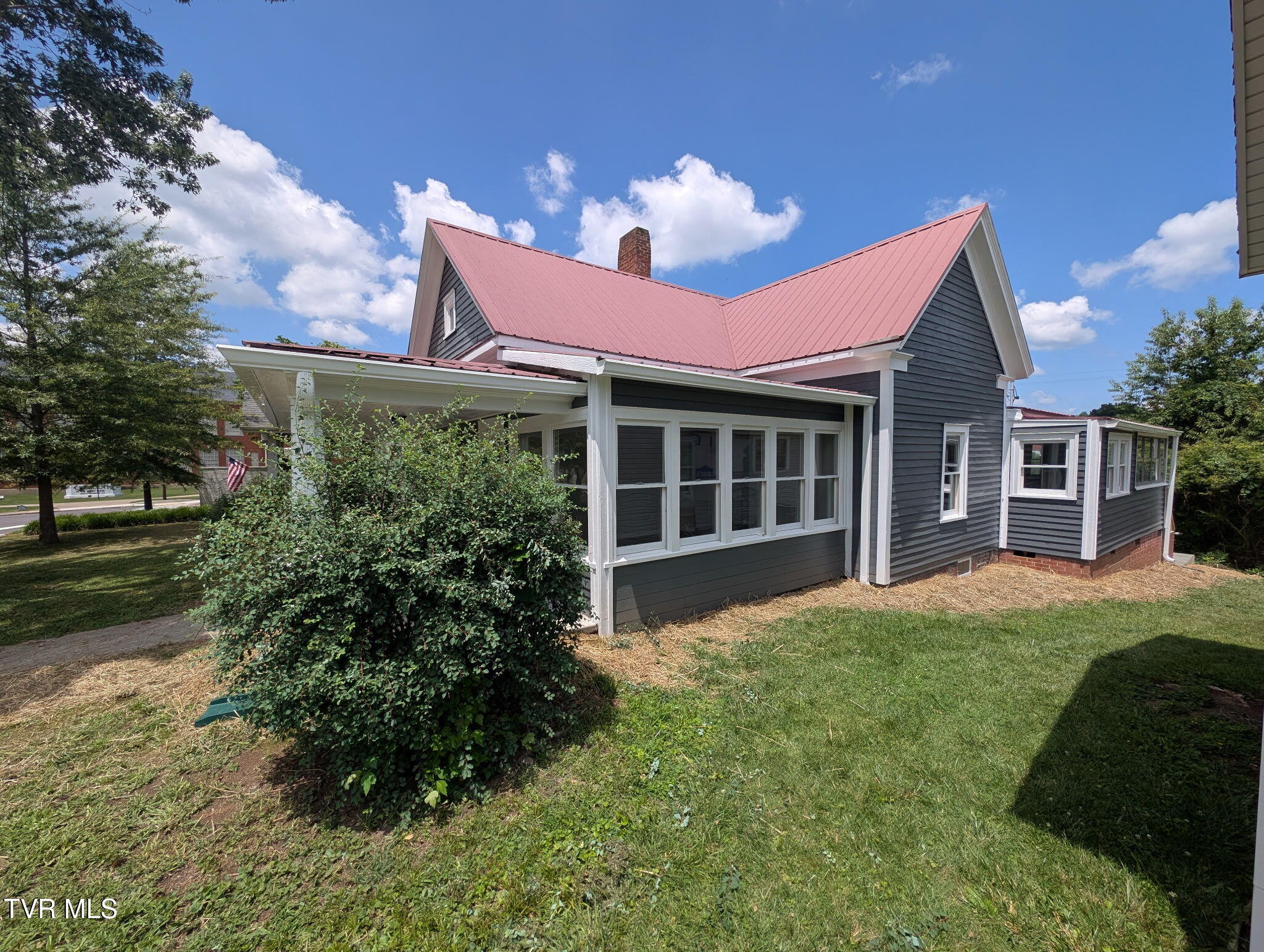 610 West Main Street Greeneville, TN 37743 - Photo 2 of 26 IMG_20260701_134427