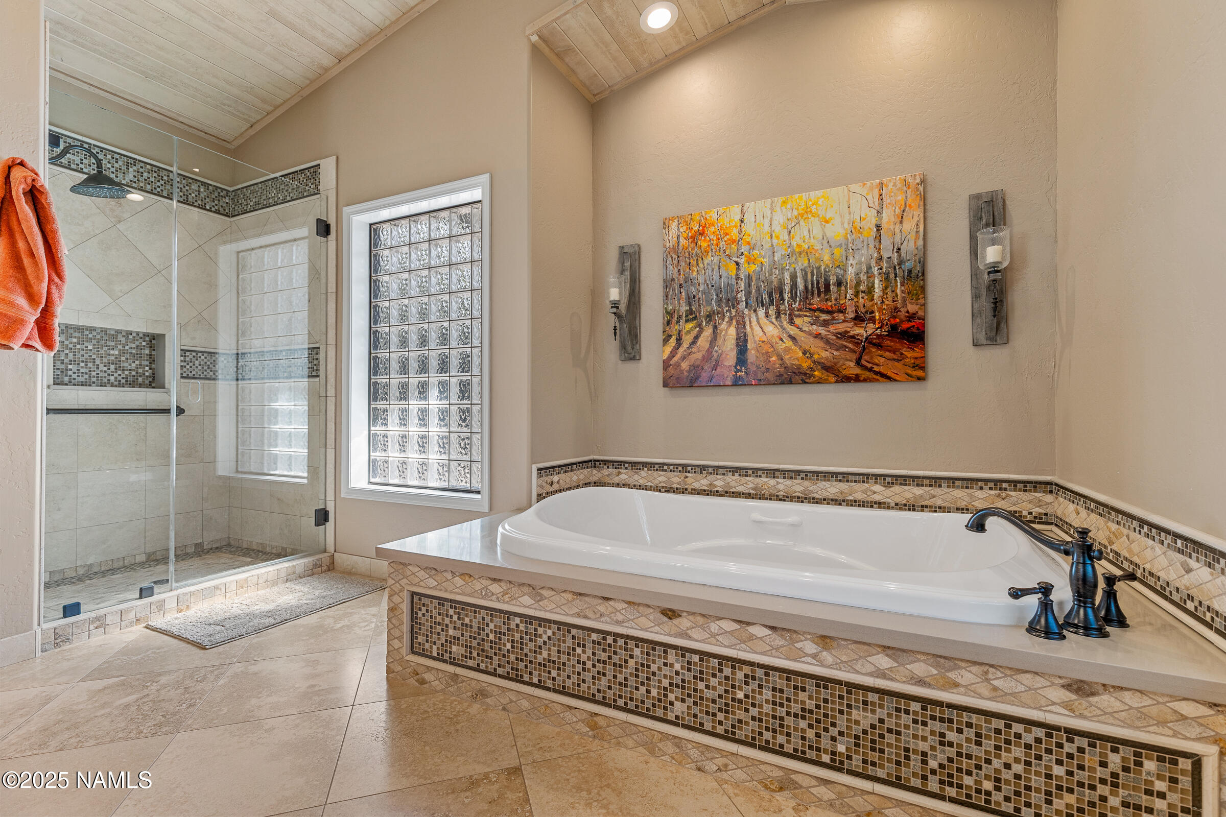 2252 Link Smith Flagstaff, AZ 86005 - Photo 24 of 53 a bathroom with bathtub and window