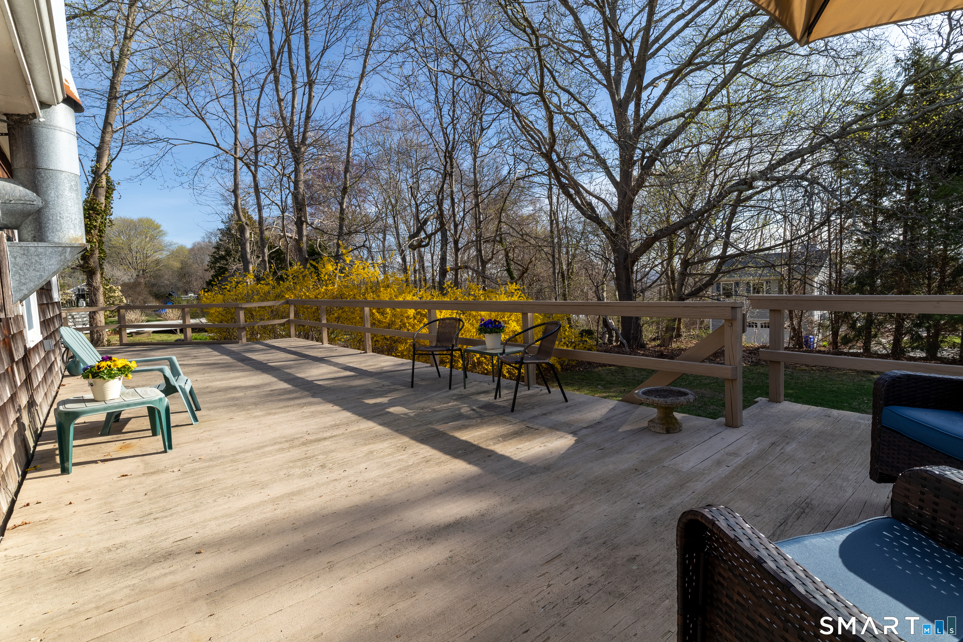226 Pequot Avenue Groton, CT 06355 - Photo 4 of 11 a view of outdoor space with seating