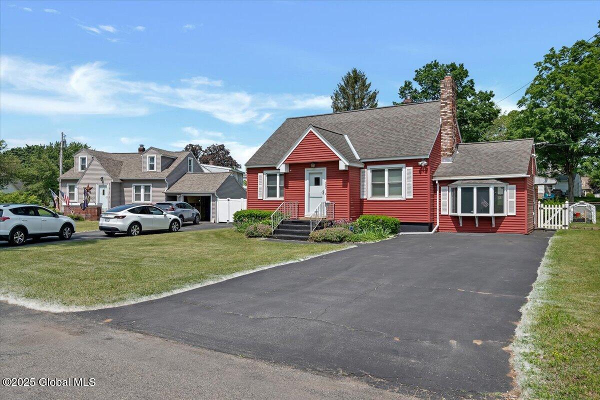 327 Sullivan Road Schenectady, NY 12304 - Photo 2 of 31 02-P1430494 copy
