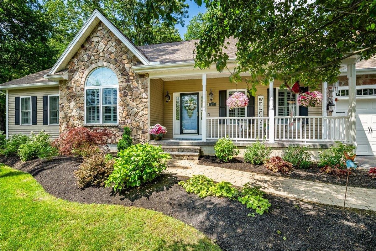 21 Moon Shadow Drive Pelham, NH 03076 - Photo 1 of 40