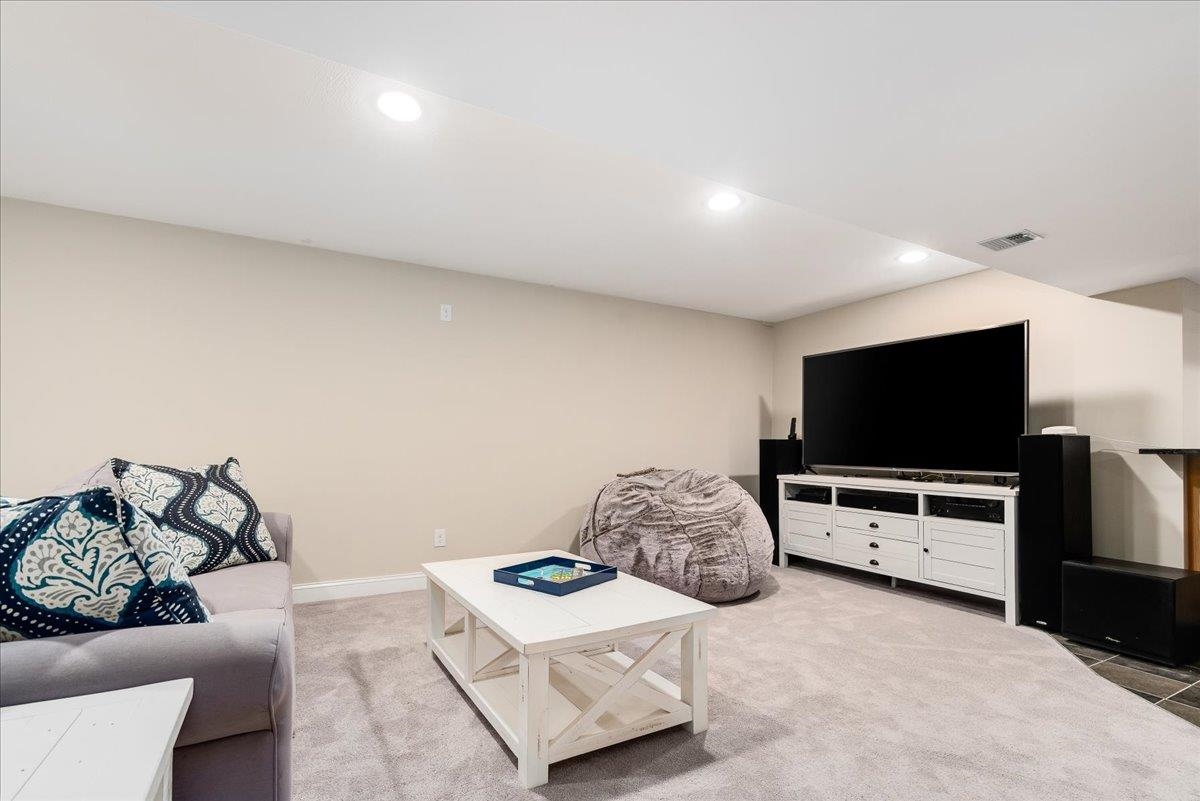 21 Moon Shadow Drive Pelham, NH 03076 - Photo 18 of 40