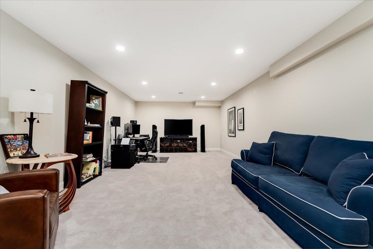 21 Moon Shadow Drive Pelham, NH 03076 - Photo 22 of 40