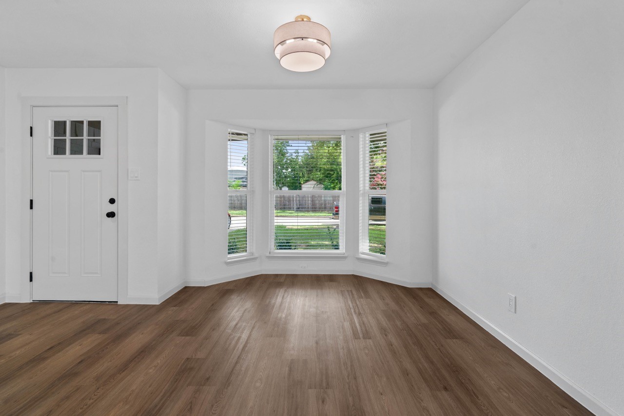 5326 Findlay Drive Pasadena, TX 77505 - Photo 26 of 50 Lovely front room with a charming bay window creates a bright and inviting space.