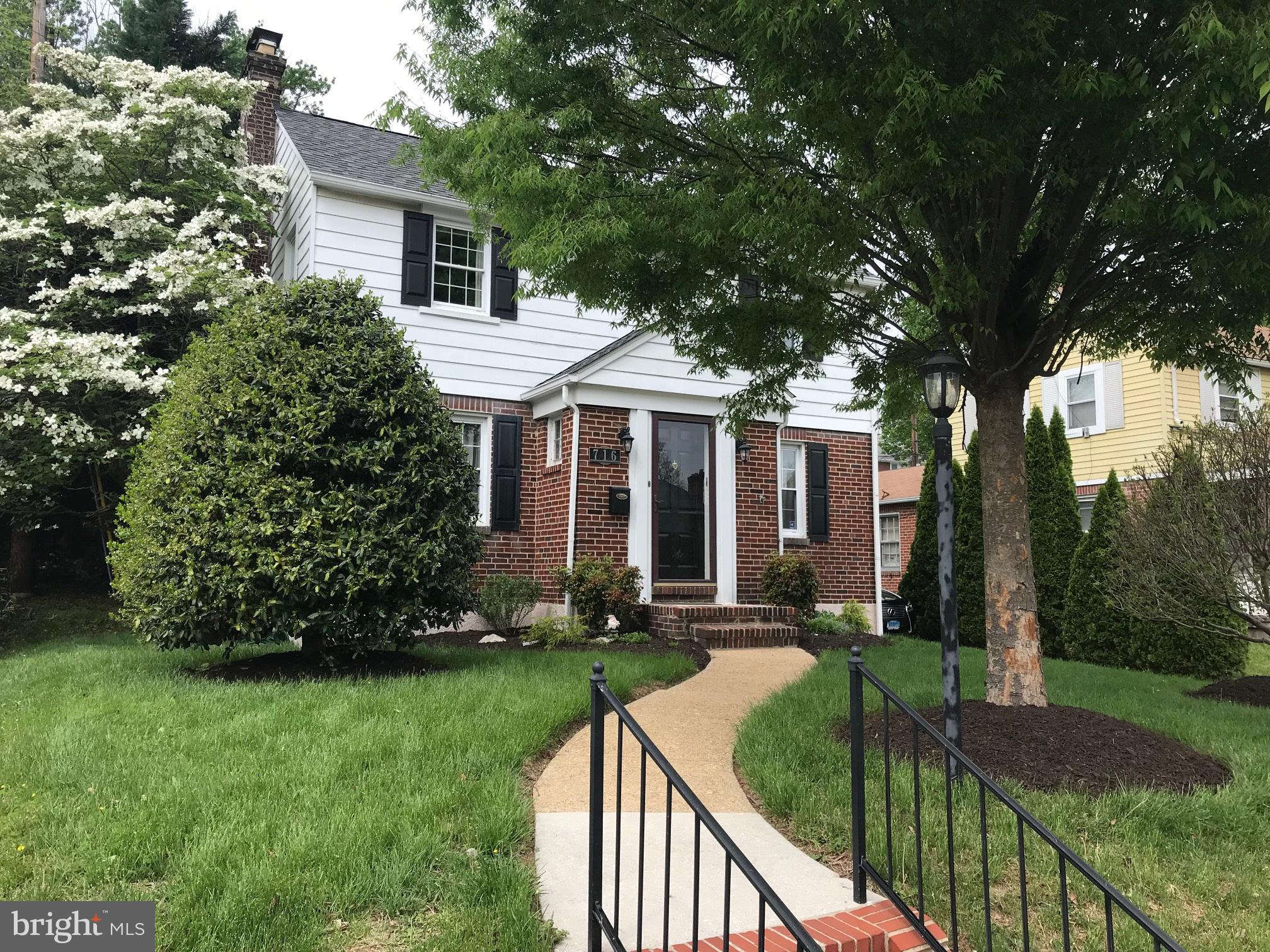 716 Devonshire Road Baltimore, MD 21229 - Photo 2 of 33