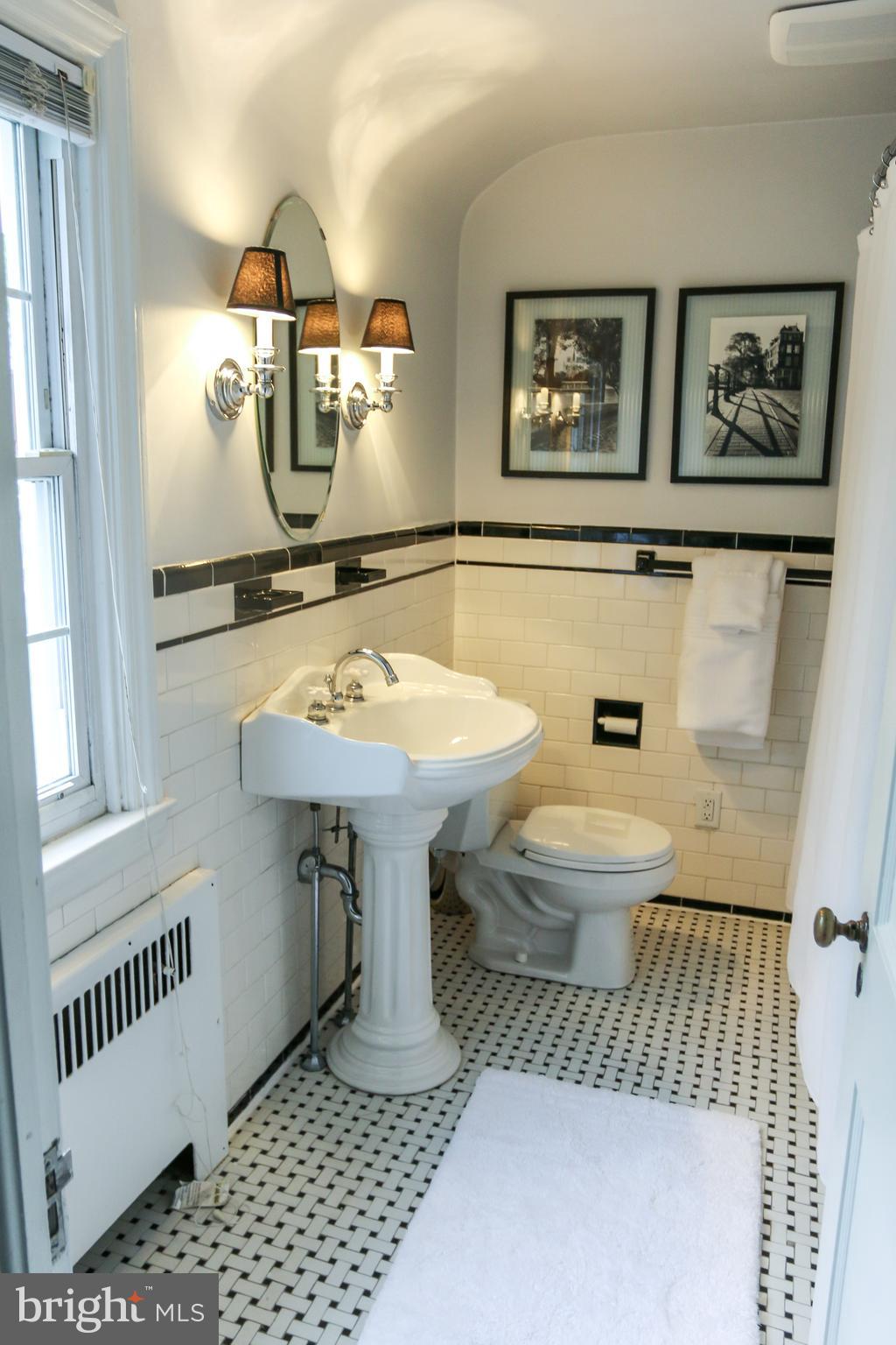 716 Devonshire Road Baltimore, MD 21229 - Photo 15 of 33
