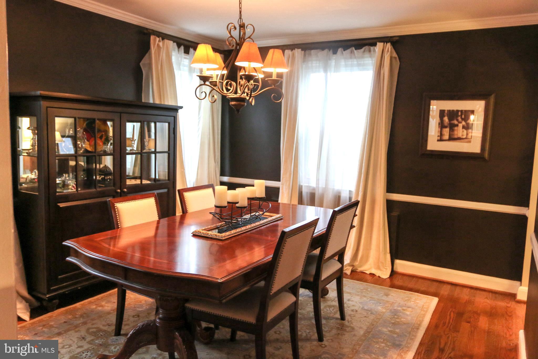 716 Devonshire Road Baltimore, MD 21229 - Photo 3 of 33
