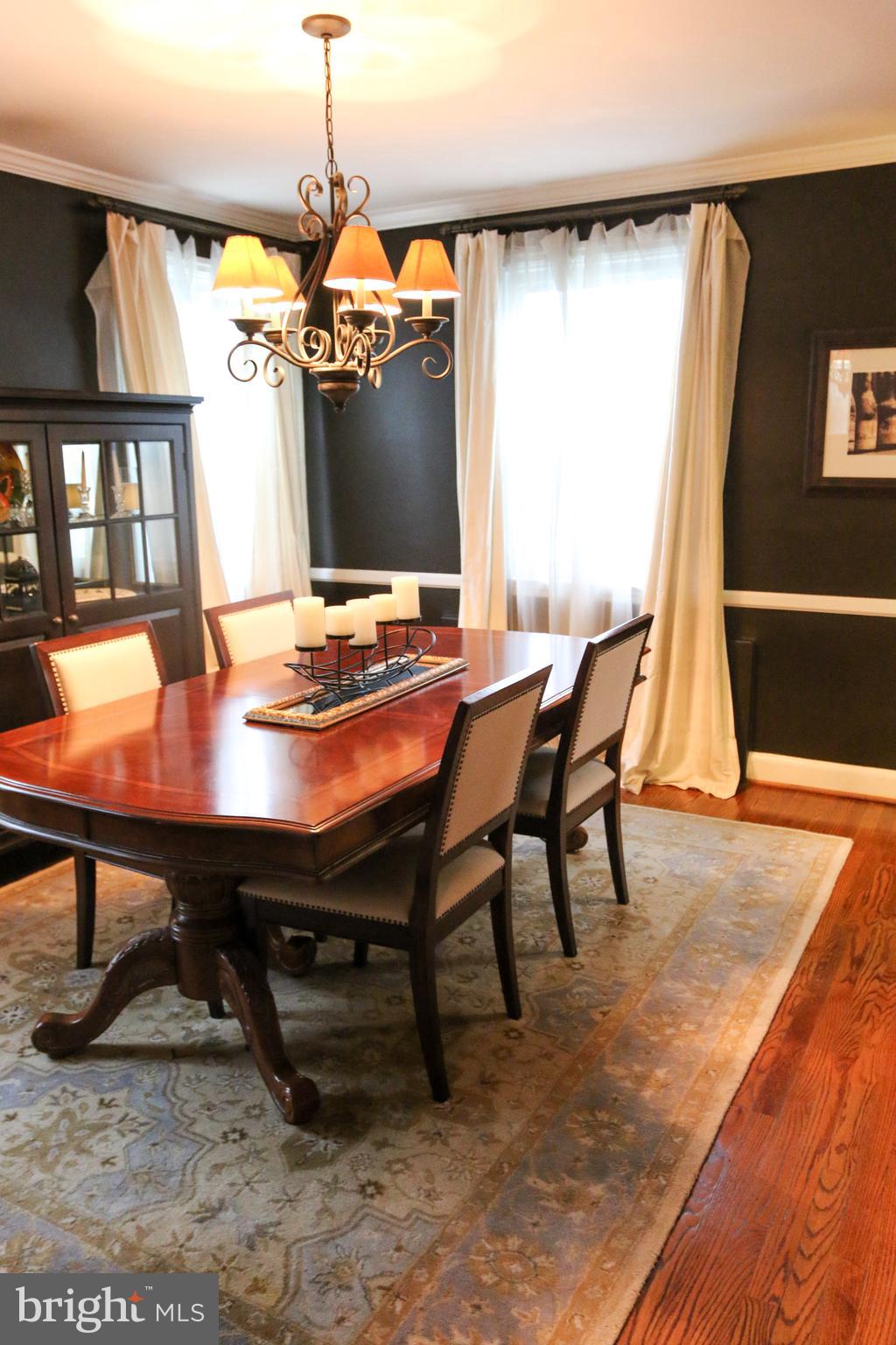 716 Devonshire Road Baltimore, MD 21229 - Photo 4 of 33