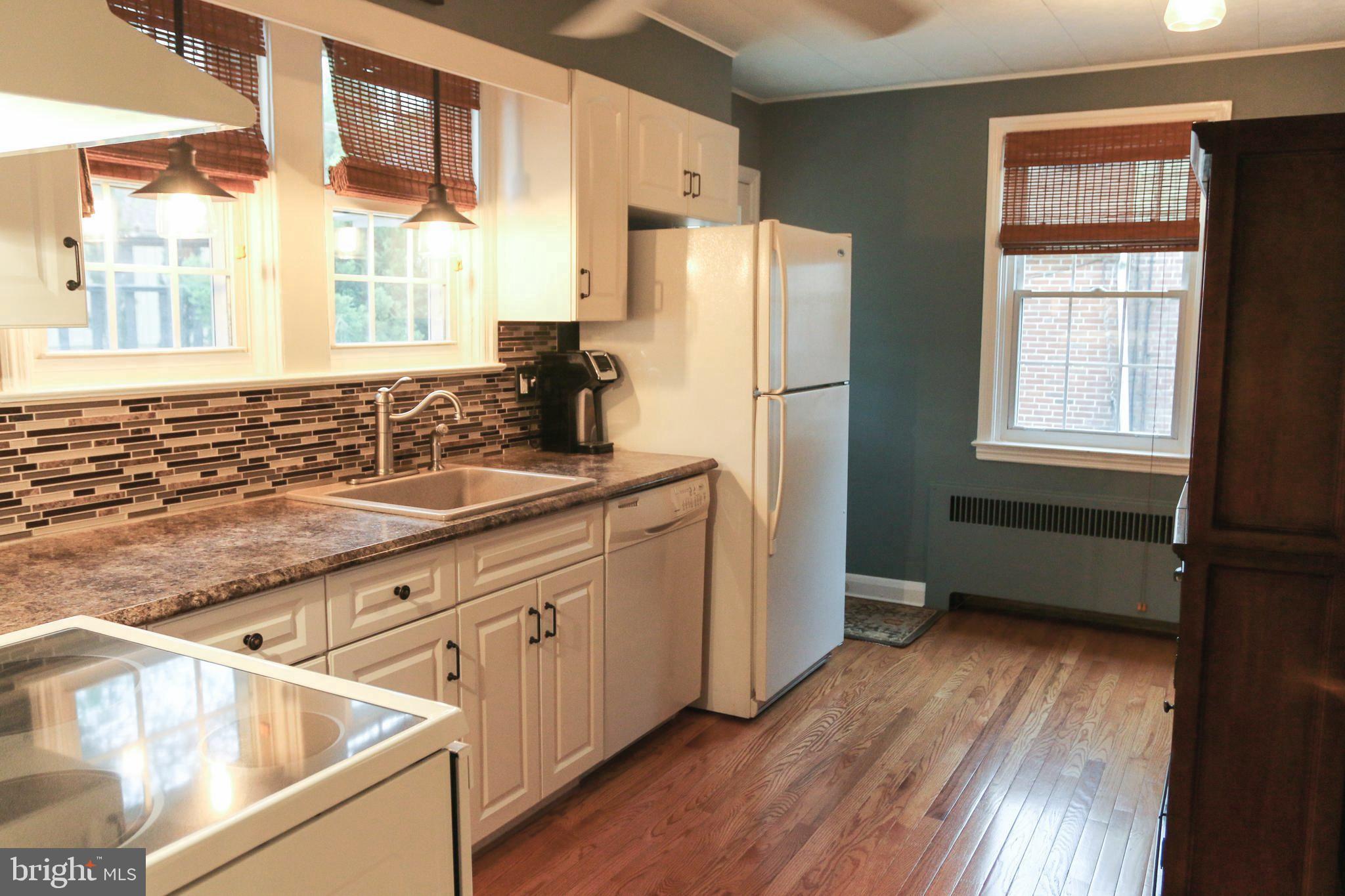 716 Devonshire Road Baltimore, MD 21229 - Photo 7 of 33