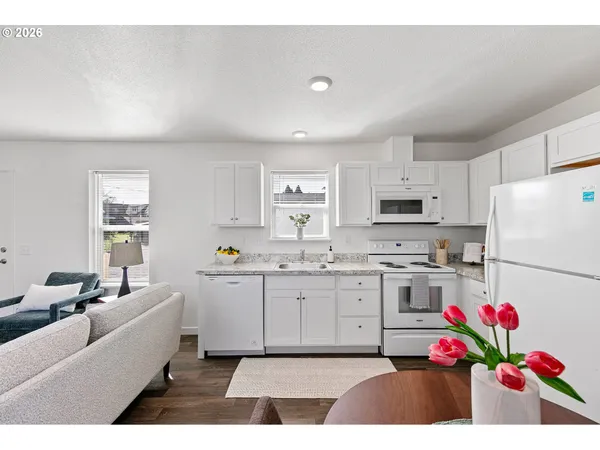 $115,000 | 1085 West 1st Avenue, Unit J, Junction City, OR 97448