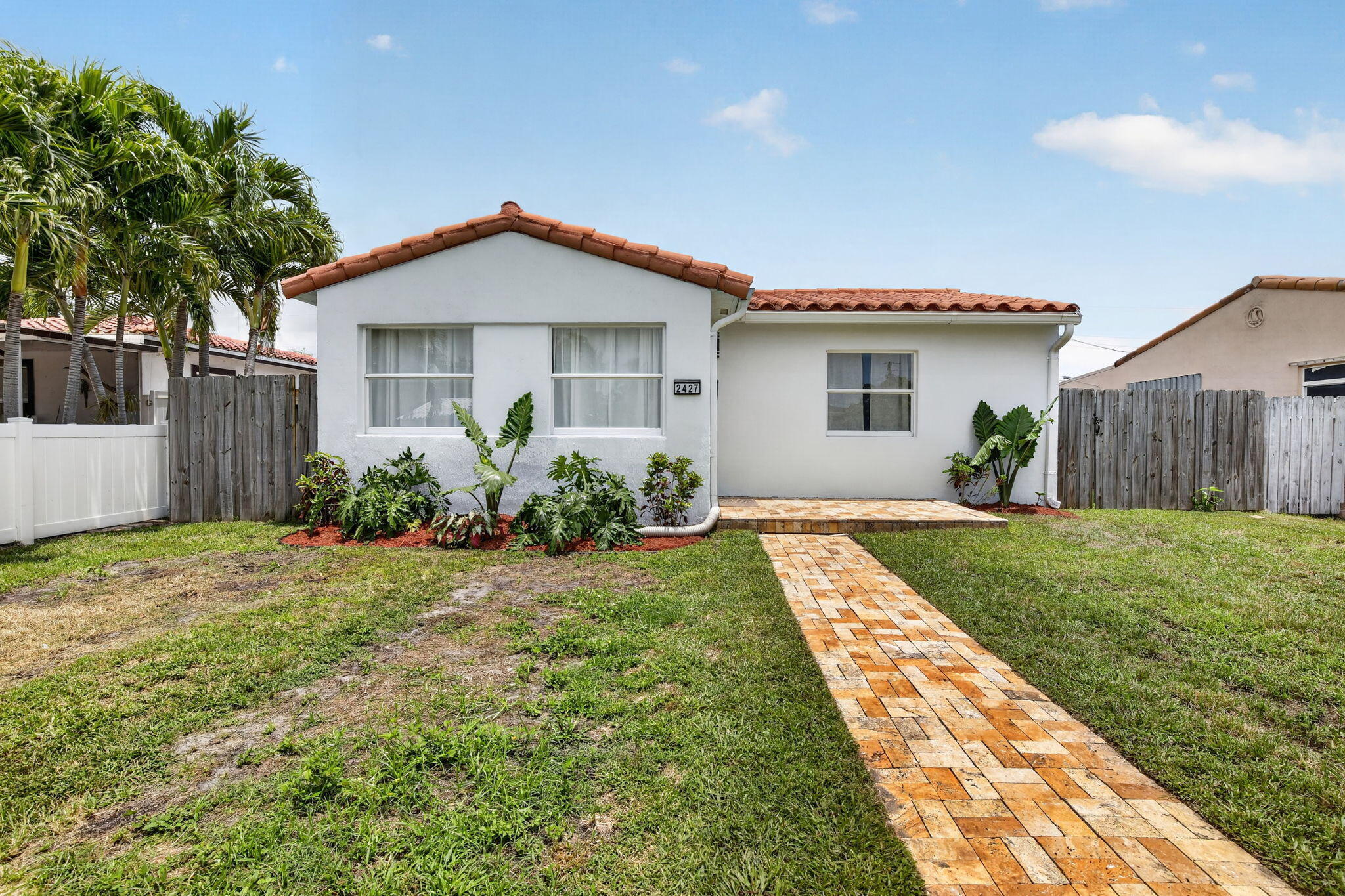 2427 Harding Street Hollywood, FL 33020 - Photo 4 of 38 1-web-or-mls-_A7A1481