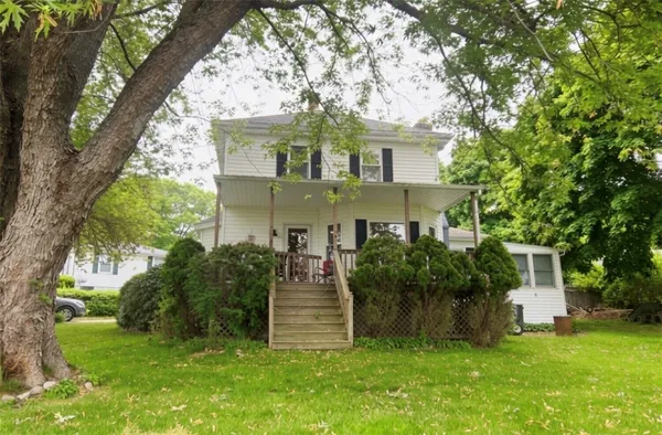 $530,000 | 49 Grinnell Avenue, Tiverton, RI 02878
