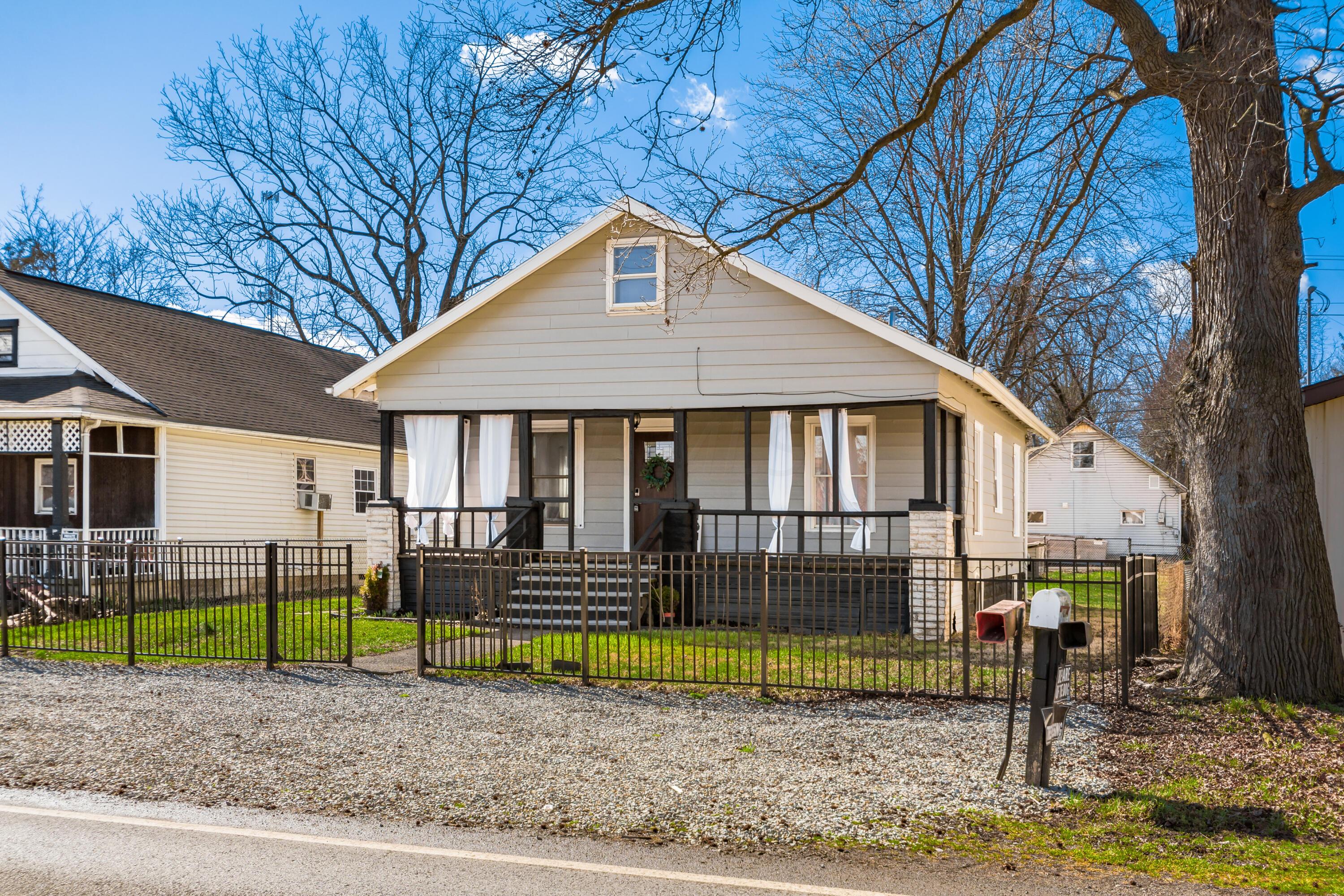 2170 Licking Road Zanesville, OH 43701 - Photo 4 of 31 OM-_2170_Licking_Rd009