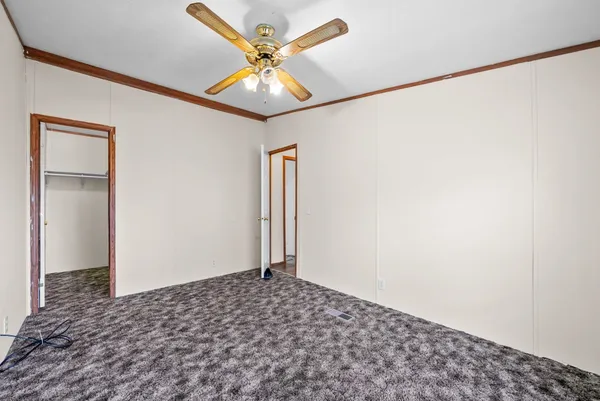 a house view with backyard space