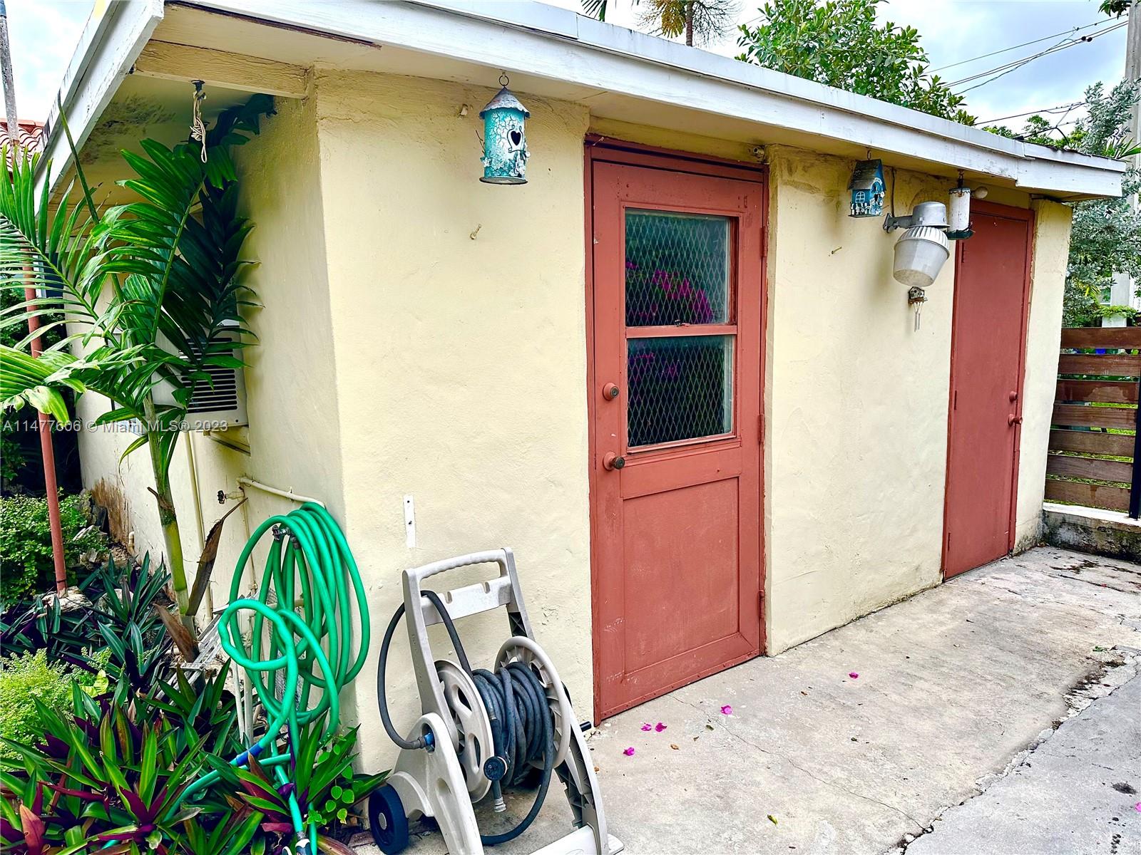 1037 Southwest 10th Avenue Miami, FL 33130 - Photo 17 of 19 a view of outdoor space