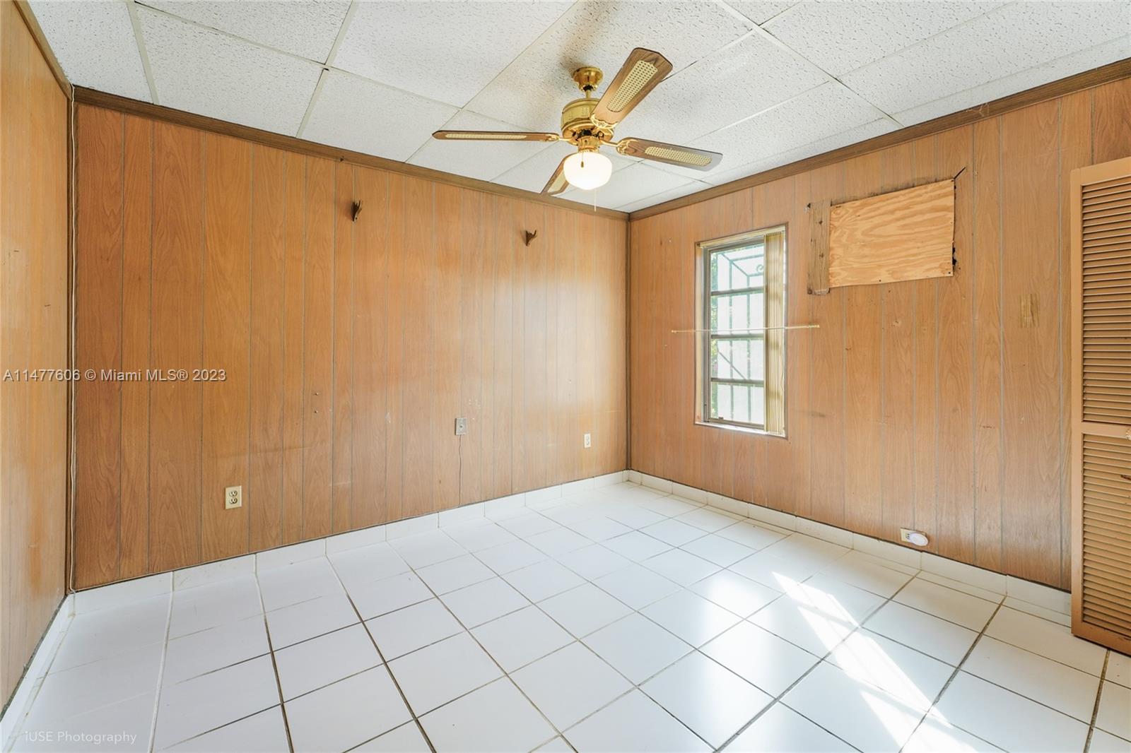1037 Southwest 10th Avenue Miami, FL 33130 - Photo 9 of 19 a view of an empty room