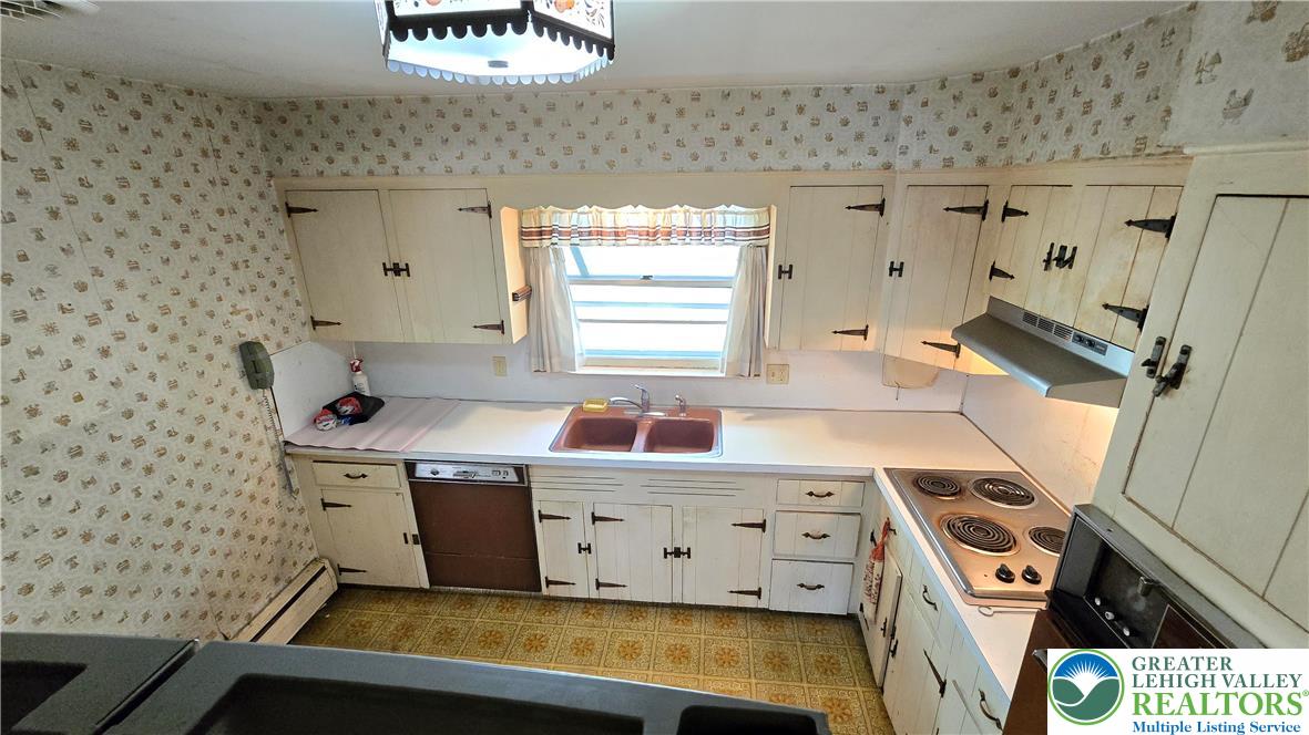 232 Virginia Avenue Whitehall, PA 18052 - Photo 8 of 26