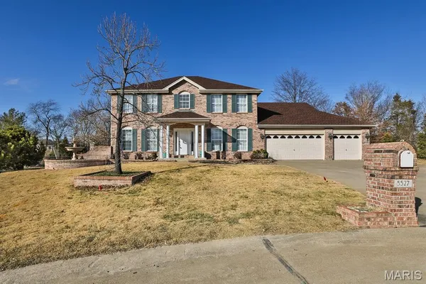 $575,000 | 5527 Hennsley Circle, Weldon Spring, MO 63304