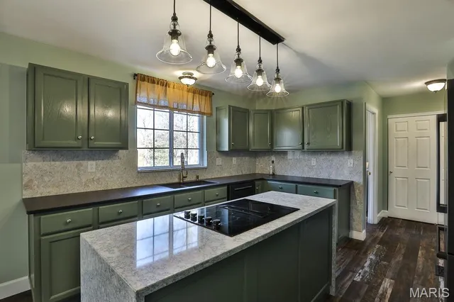 $595,000 | 5527 Hennsley Circle, Weldon Spring, MO 63304