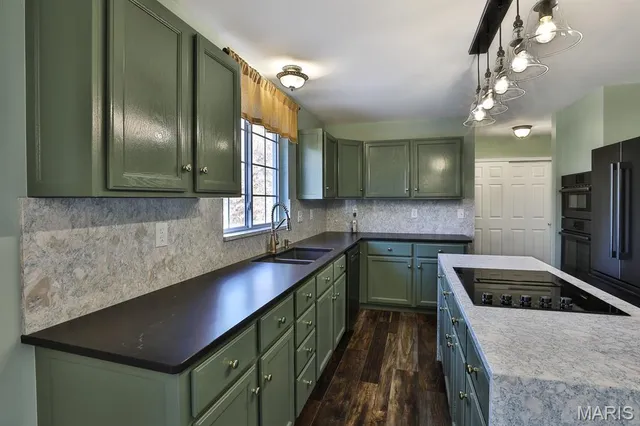 $595,000 | 5527 Hennsley Circle, Weldon Spring, MO 63304