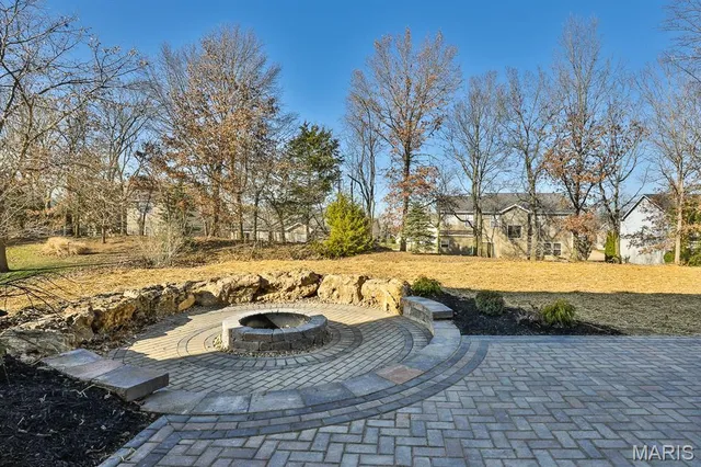 $595,000 | 5527 Hennsley Circle, Weldon Spring, MO 63304