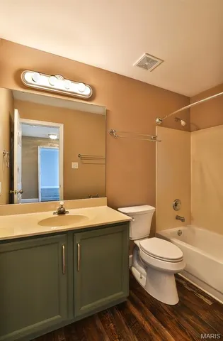 $595,000 | 5527 Hennsley Circle, Weldon Spring, MO 63304