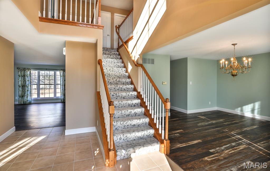 5527 Hennsley Circle Weldon Spring, MO 63304 - Photo 3 of 27