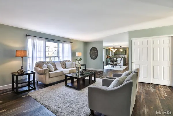 $575,000 | 5527 Hennsley Circle, Weldon Spring, MO 63304