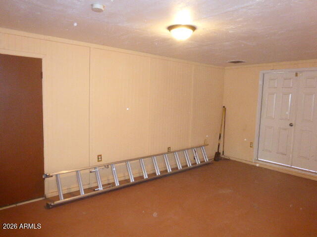 303 Greenwich Road Kearny, AZ 85137 - Photo 11 of 18 a view of an empty room