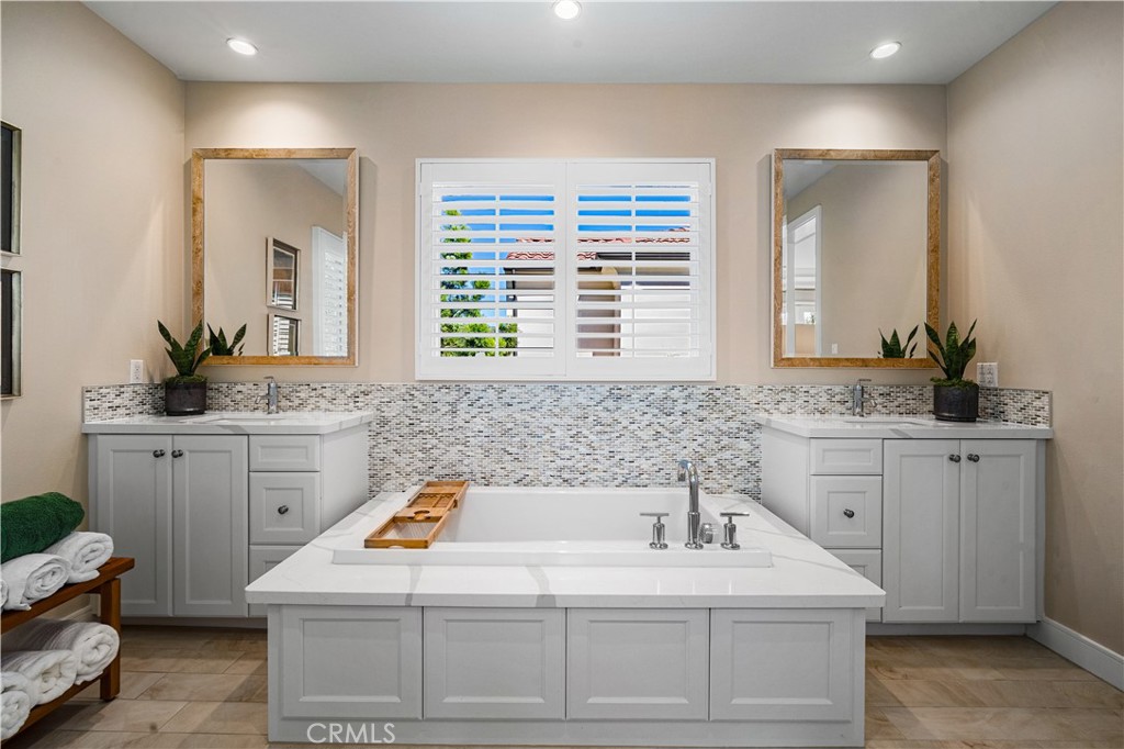 166 Villa Ridge Irvine, CA 92602 - Photo 20 of 38