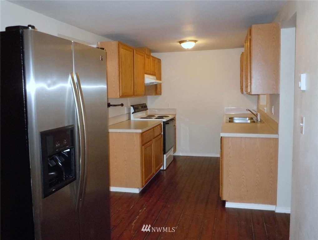 139 Ida Street West Bremerton, WA 98312 - Photo 4 of 17