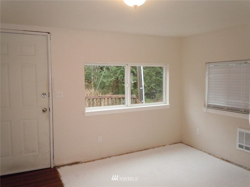 139 Ida Street West Bremerton, WA 98312 - Photo 6 of 17