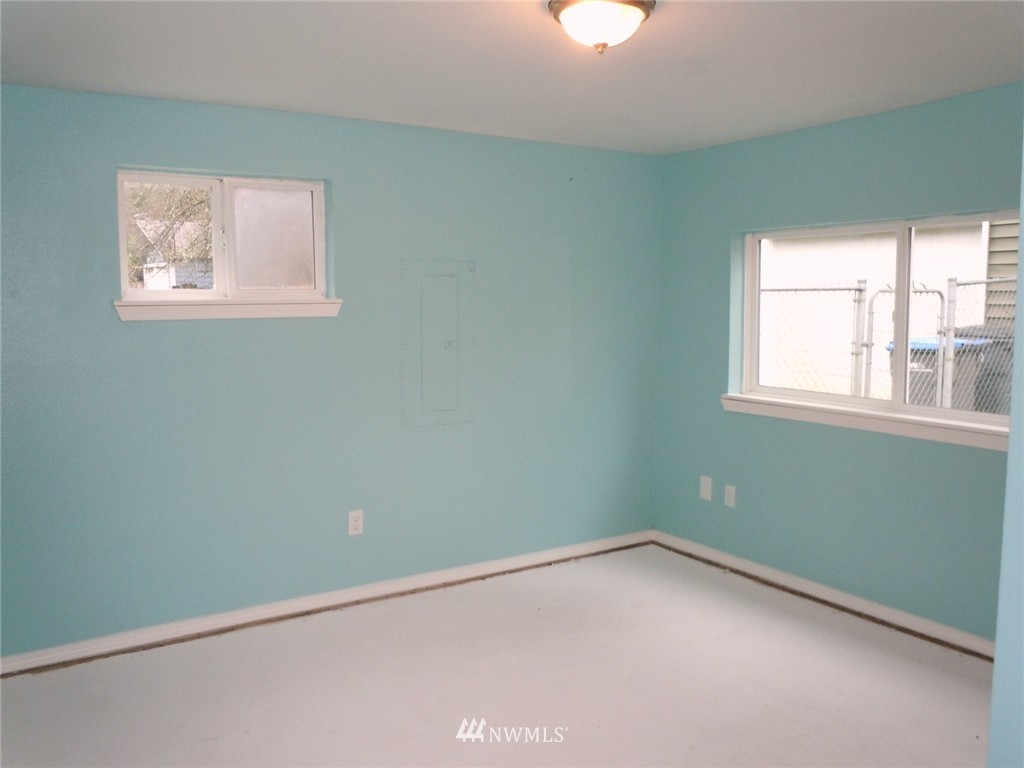 139 Ida Street West Bremerton, WA 98312 - Photo 7 of 17