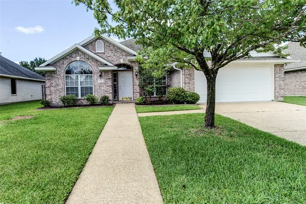 $2,250 | 305 Landsburg Lane, College Station, TX 77845